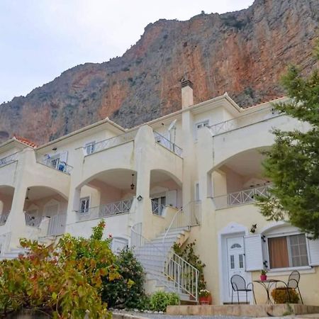 West Red Rock And View Leonidio Maisonette Studio Экстерьер фото
