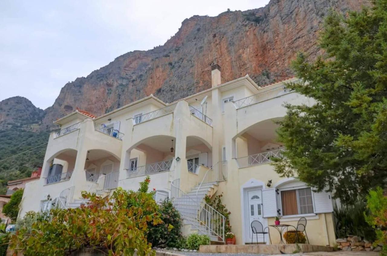 West Red Rock And View Leonidio Maisonette Studio Экстерьер фото