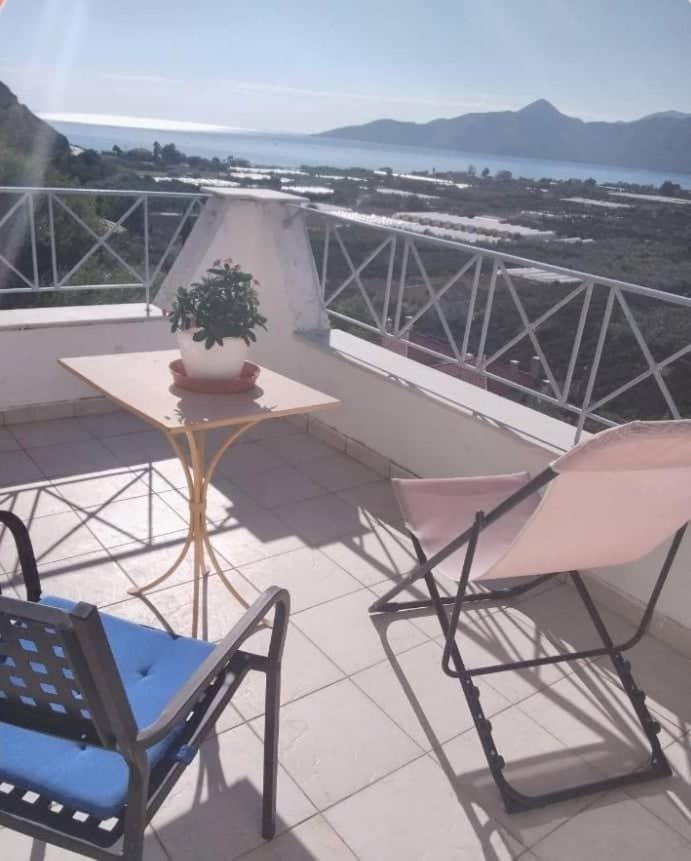 West Red Rock And View Leonidio Maisonette Studio Экстерьер фото